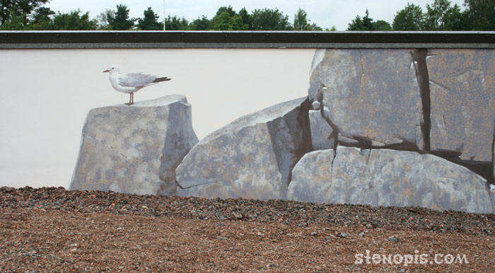 Общий вид части росписи стены с чайкой на камнях