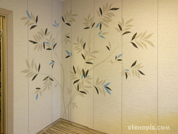 Роспись стены с листьями